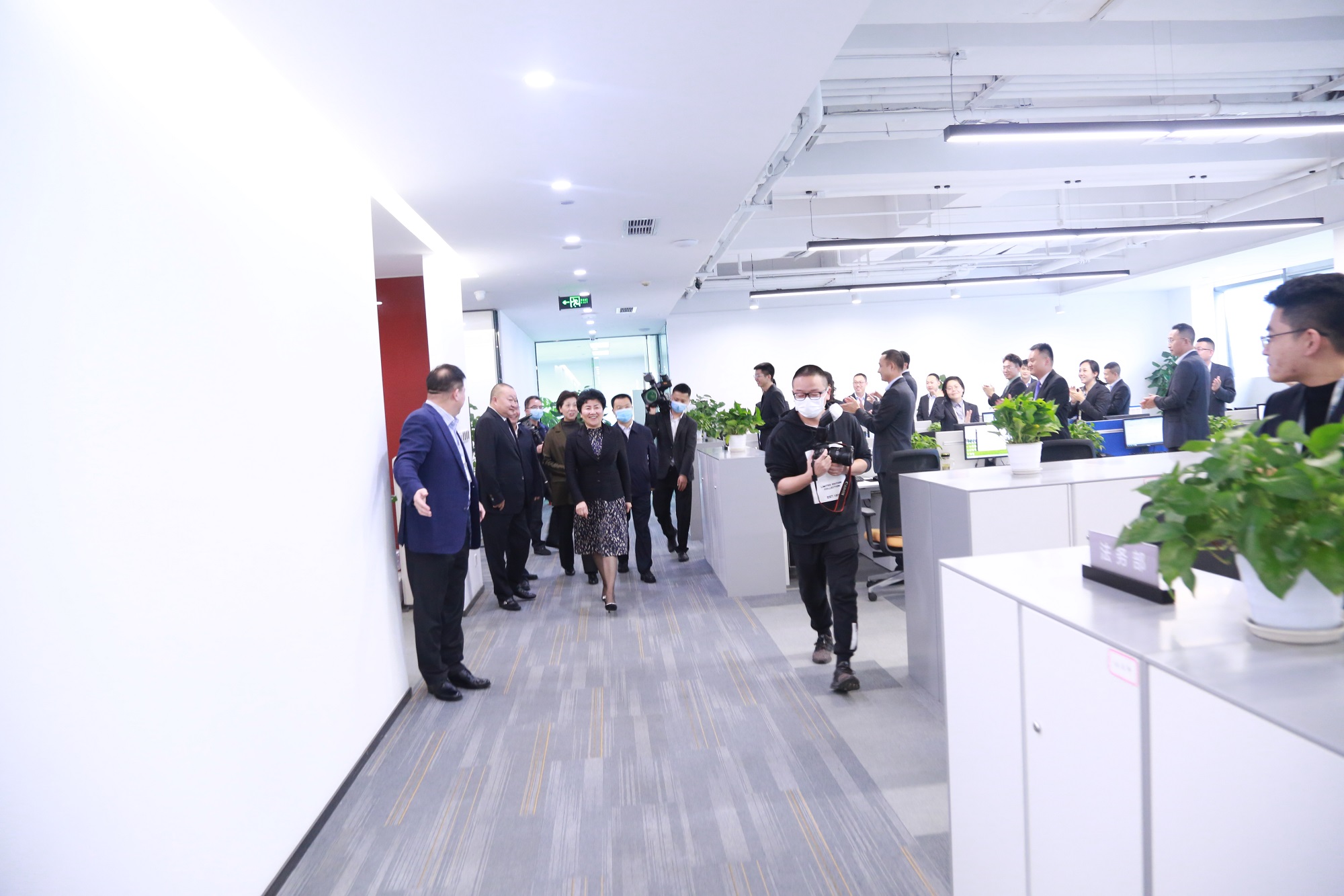 省人大常委會副主任、達州市委書記包惠蒞臨公司視察指導