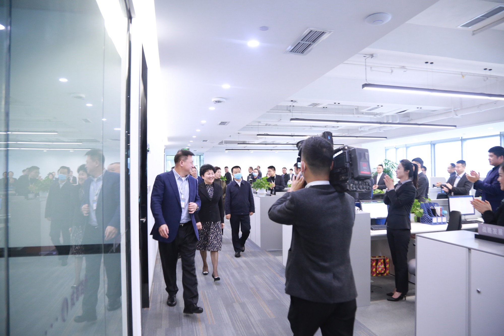 省人大常委會副主任、達州市委書記包惠蒞臨公司視察指導