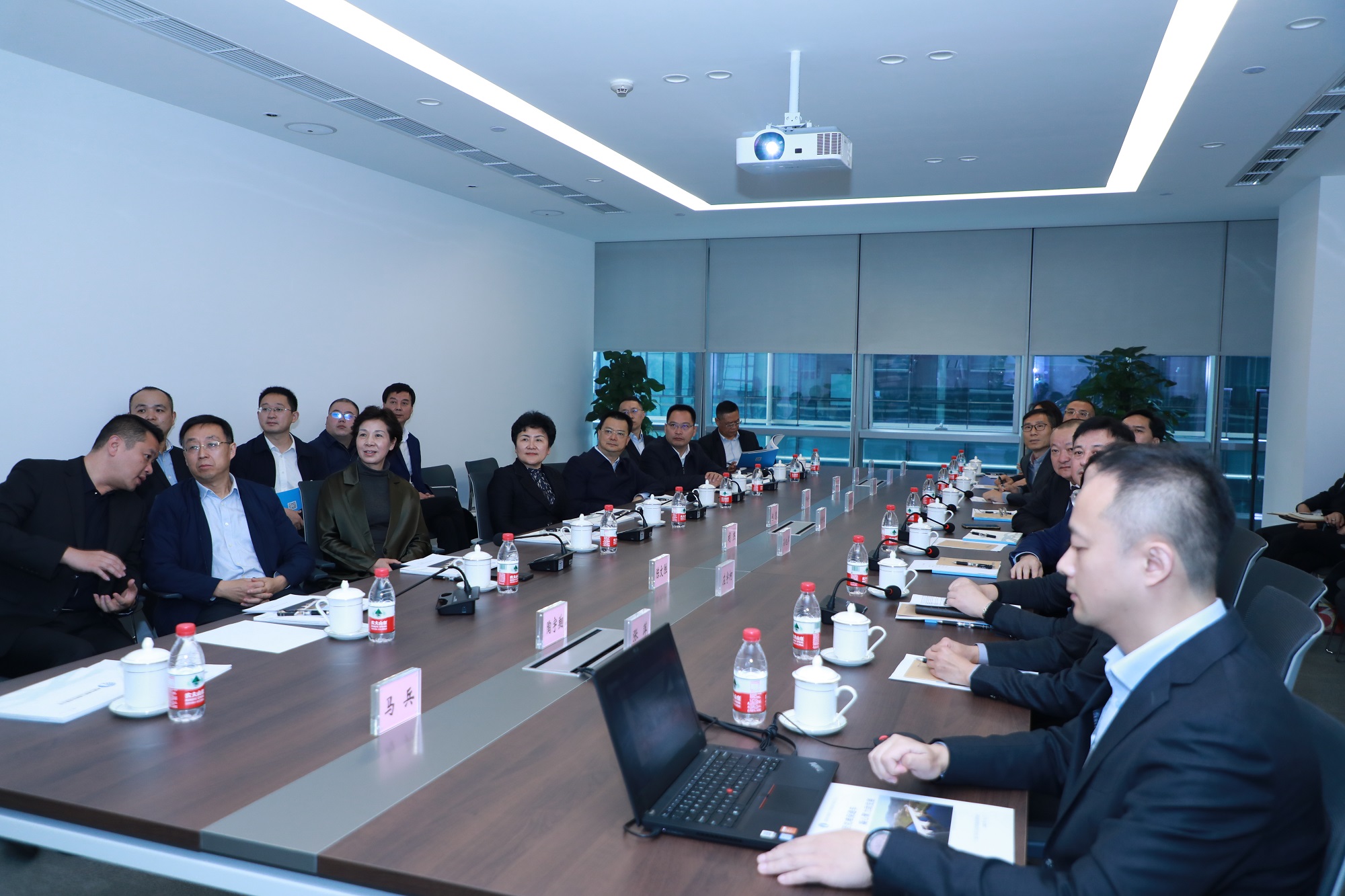 省人大常委會副主任、達州市委書記包惠蒞臨公司視察指導